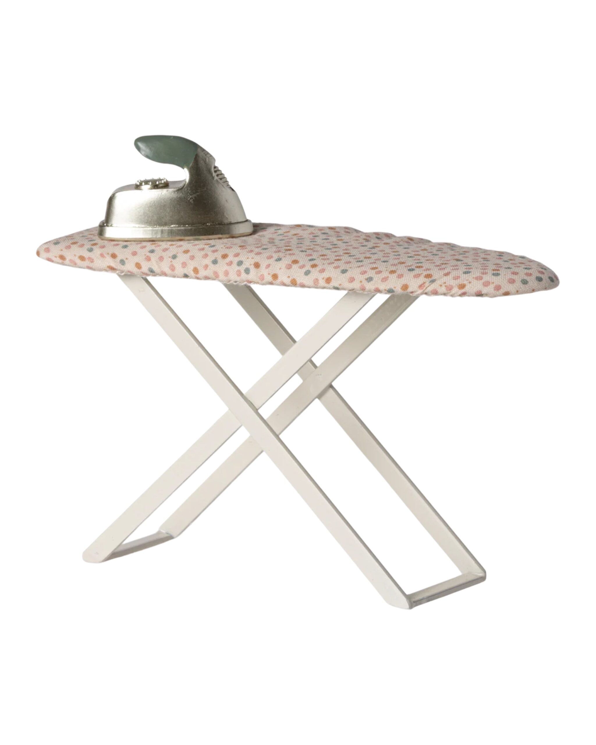 maileg-ironing-board